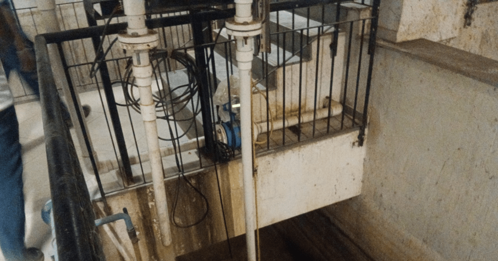 A rope is provided for the submersible pump - STP