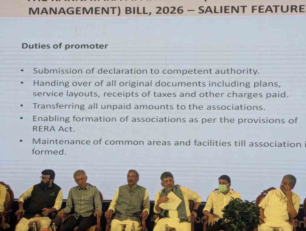 Slide at the consultation listing the draft Bill's duties of the promoter: submitting a declaration to the competent authority, handing over original documents, transferring unpaid amounts to the association, enabling association formation, and maintaining common areas
